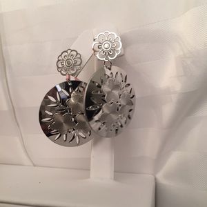 Stainless steel flower disc earrings